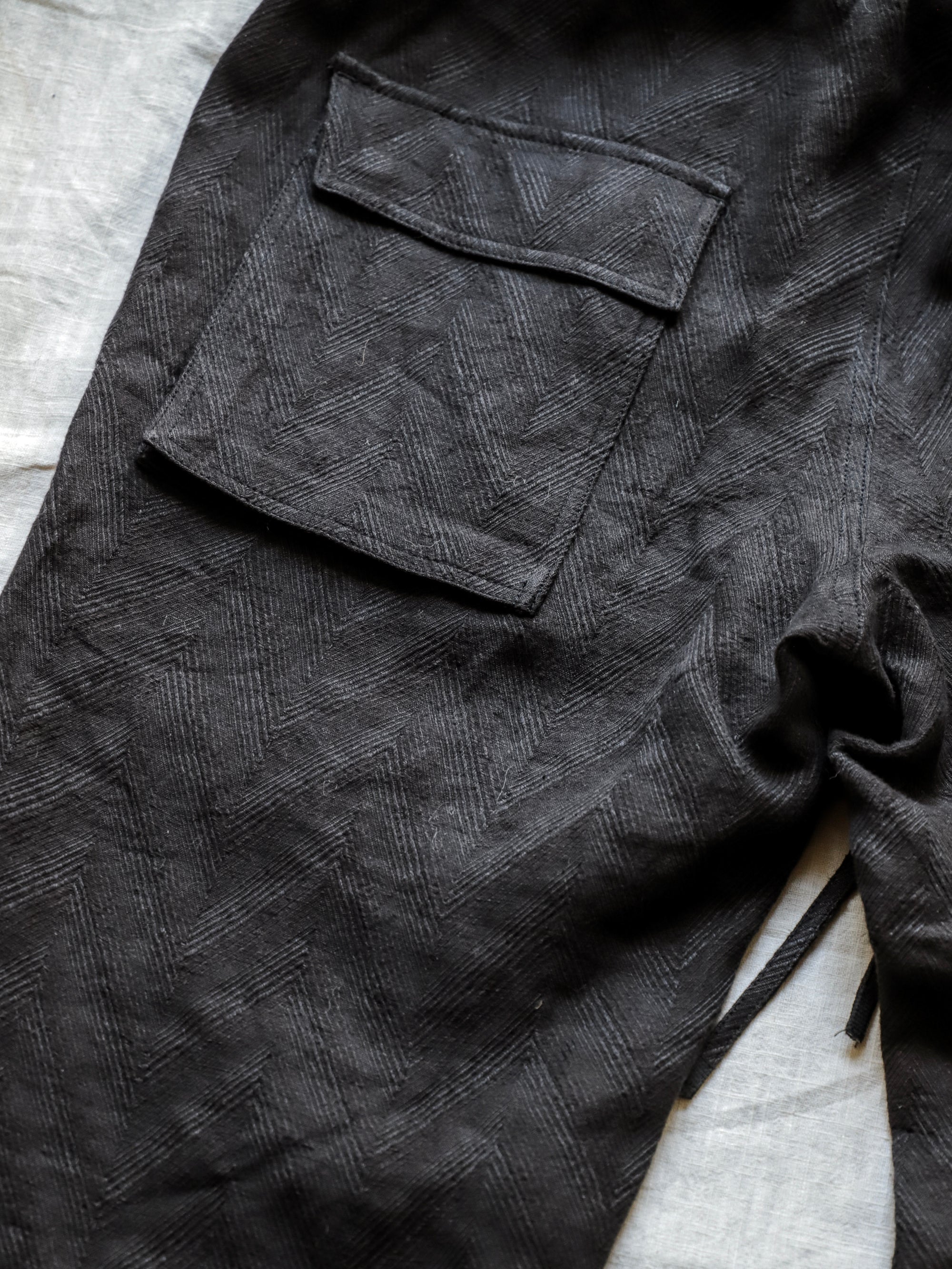 fatigue drawstring pants / black linen