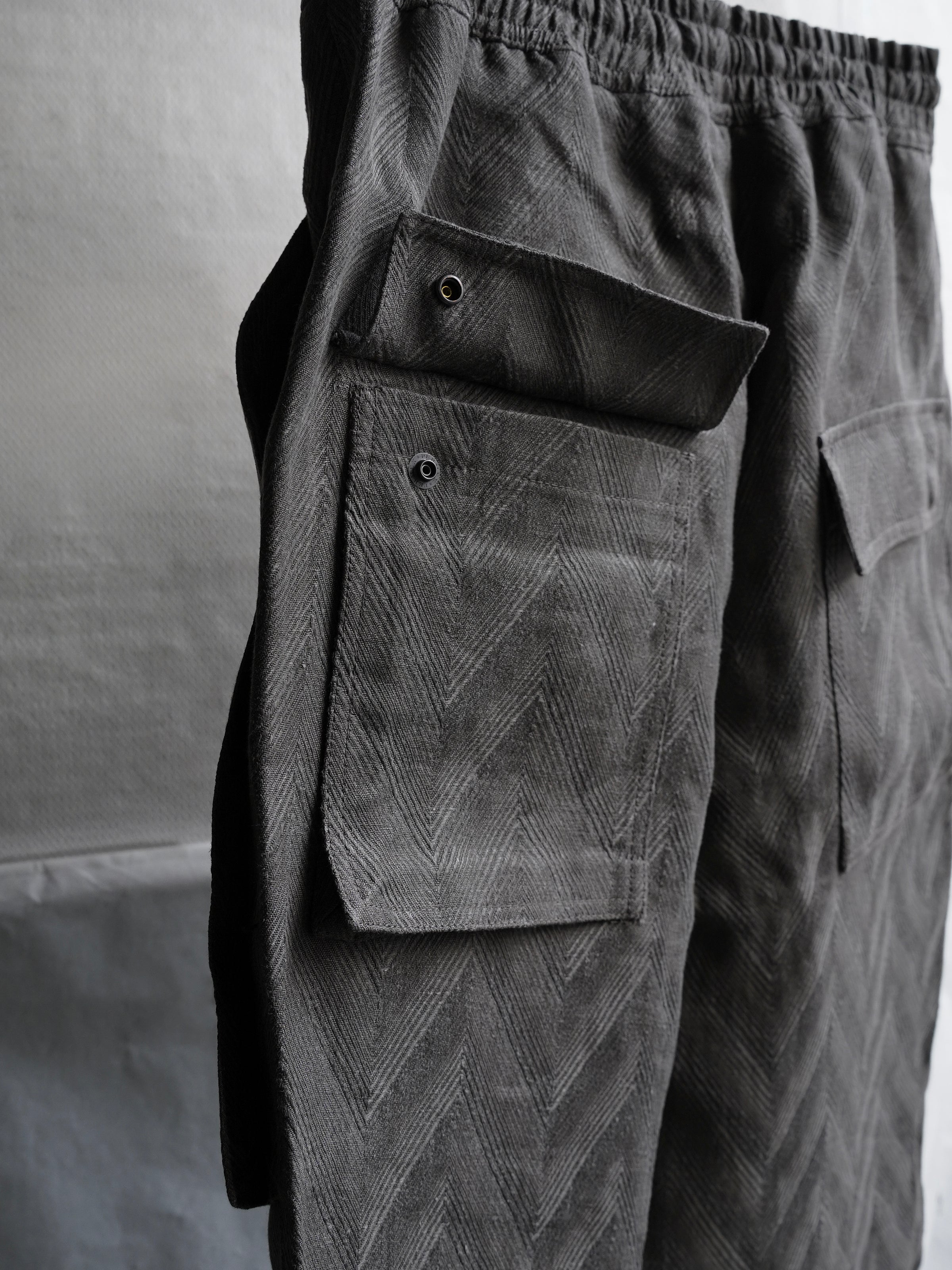 fatigue drawstring pants / sumi linen