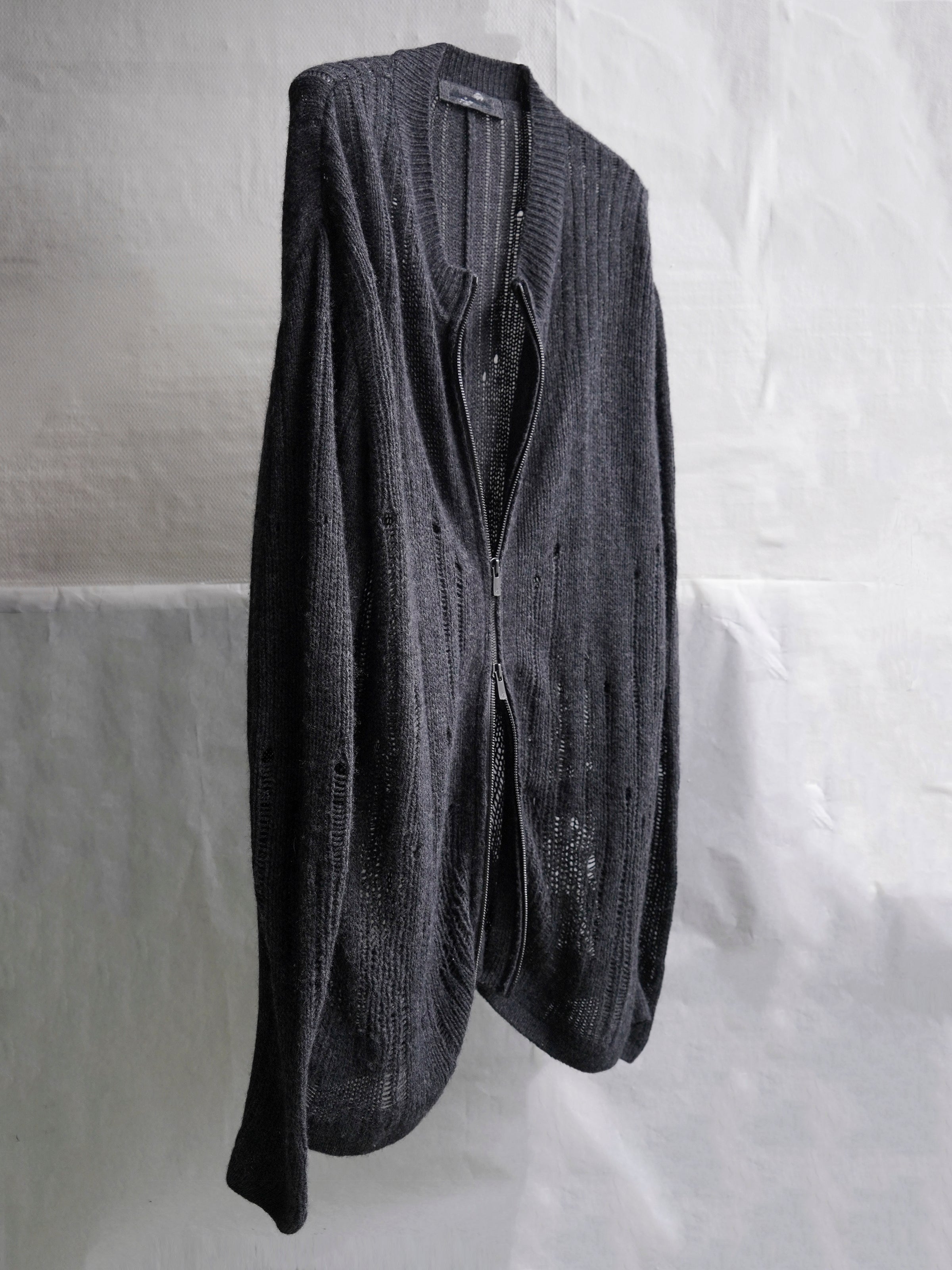 distressed zip knit / charcoal