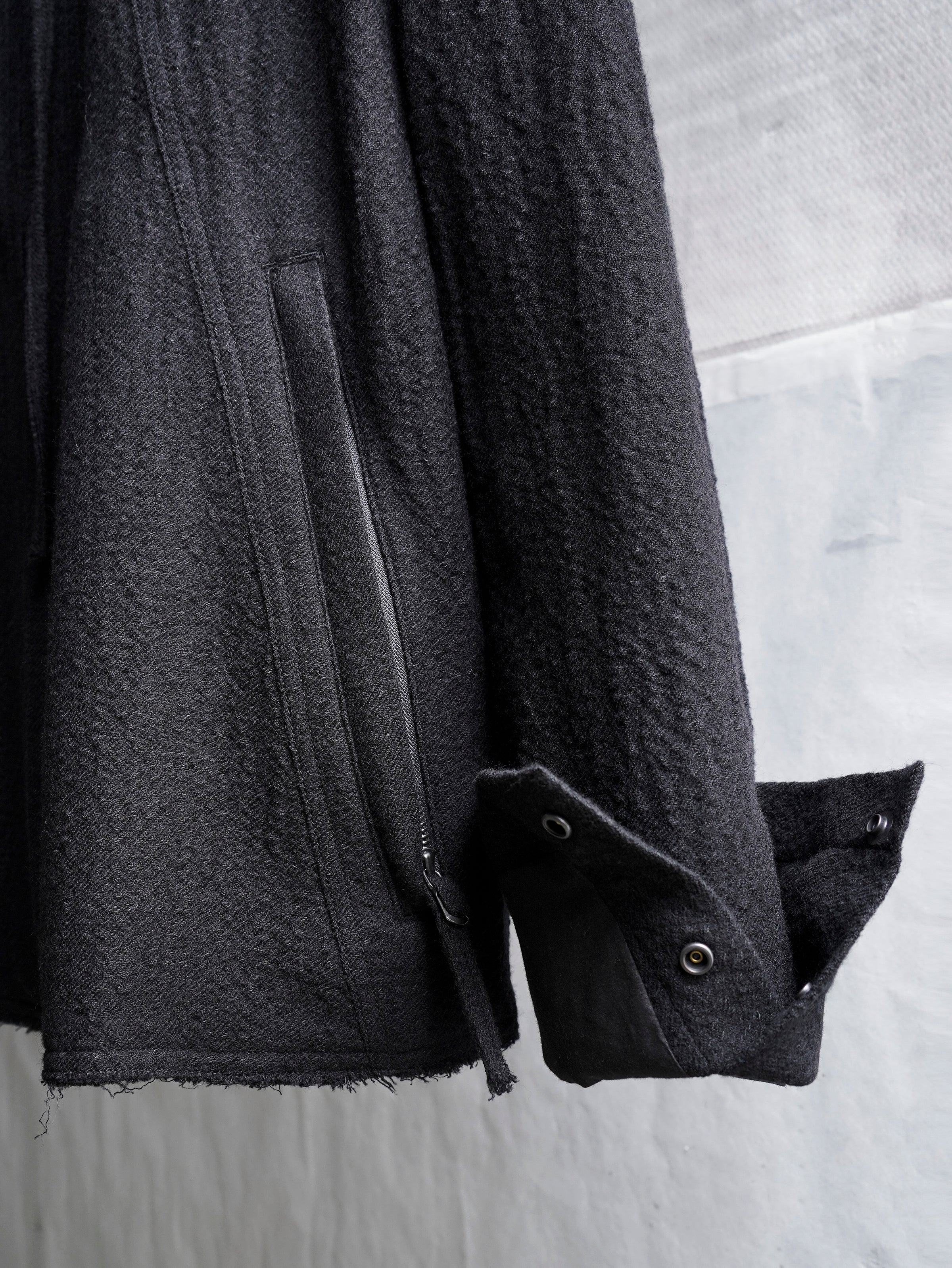 hooded jacket / black (wool)