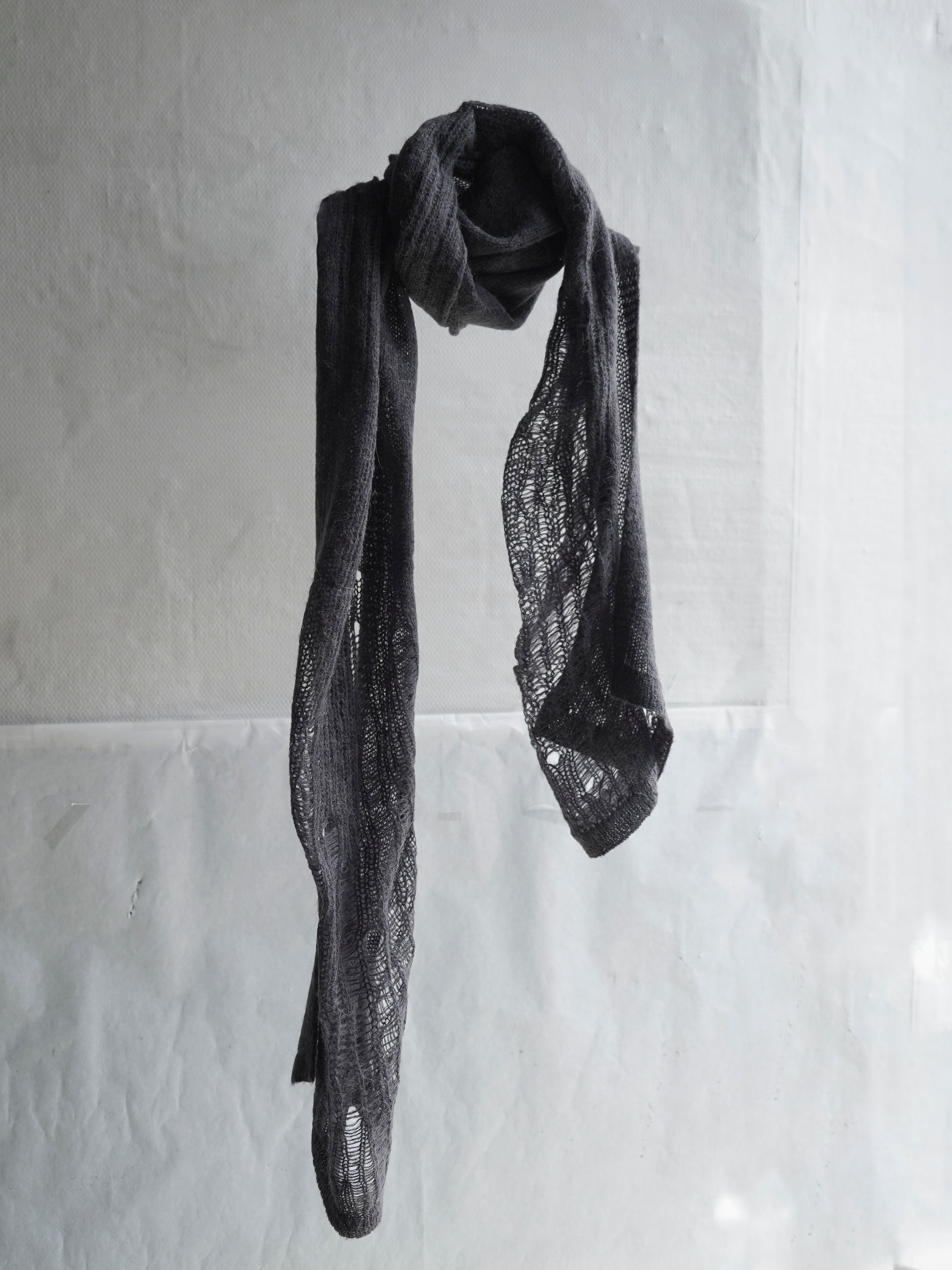 distressed alpaca scarf / charcoal
