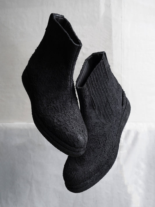 split boots / black