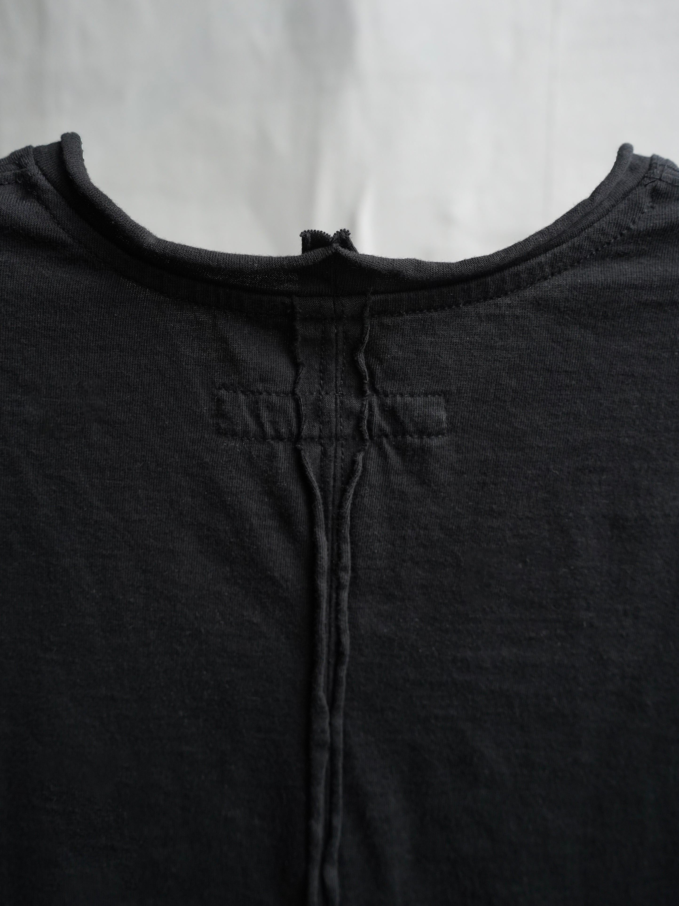 base tee / black (supima cotton)