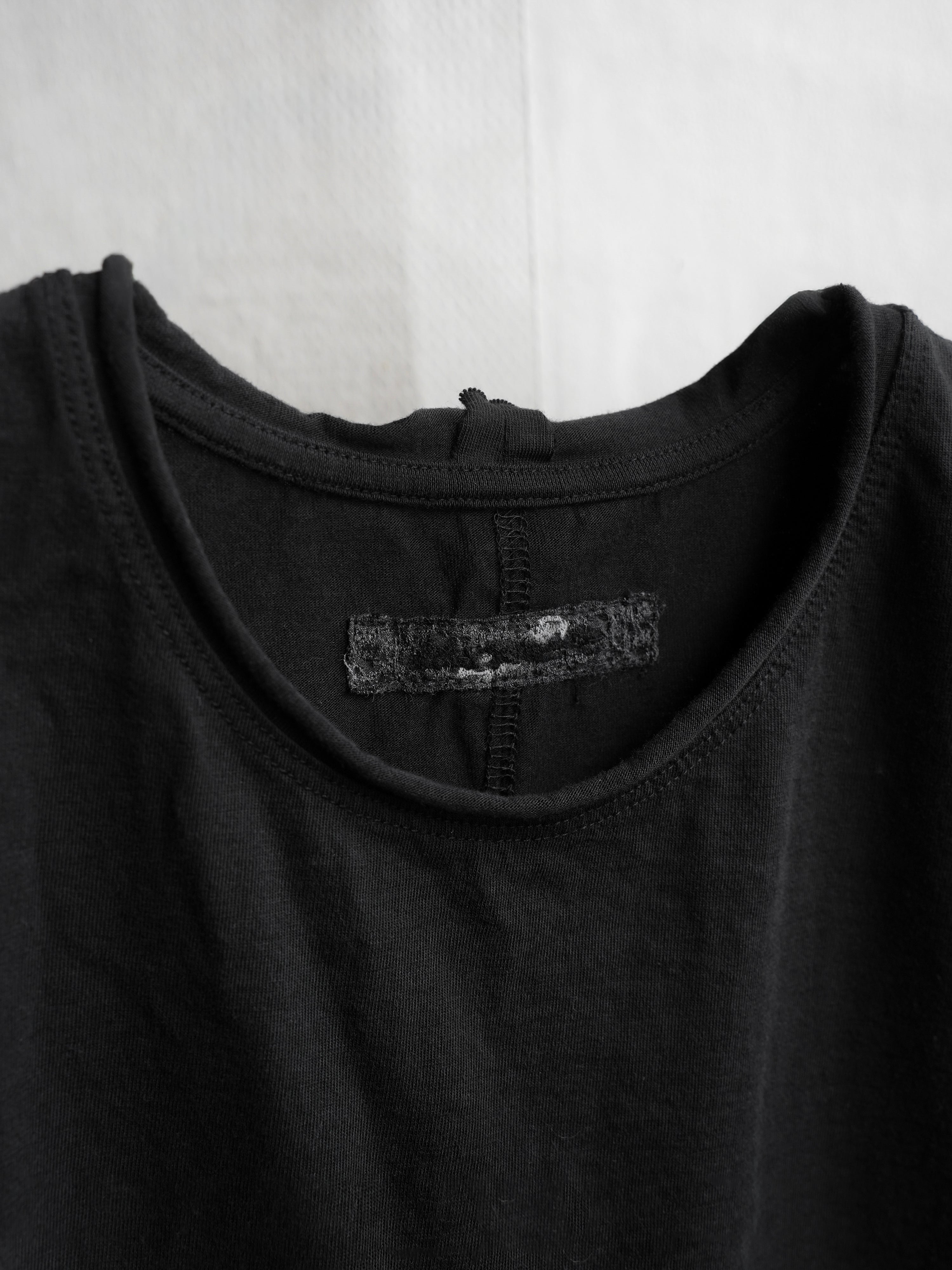 base tee / black (supima cotton)