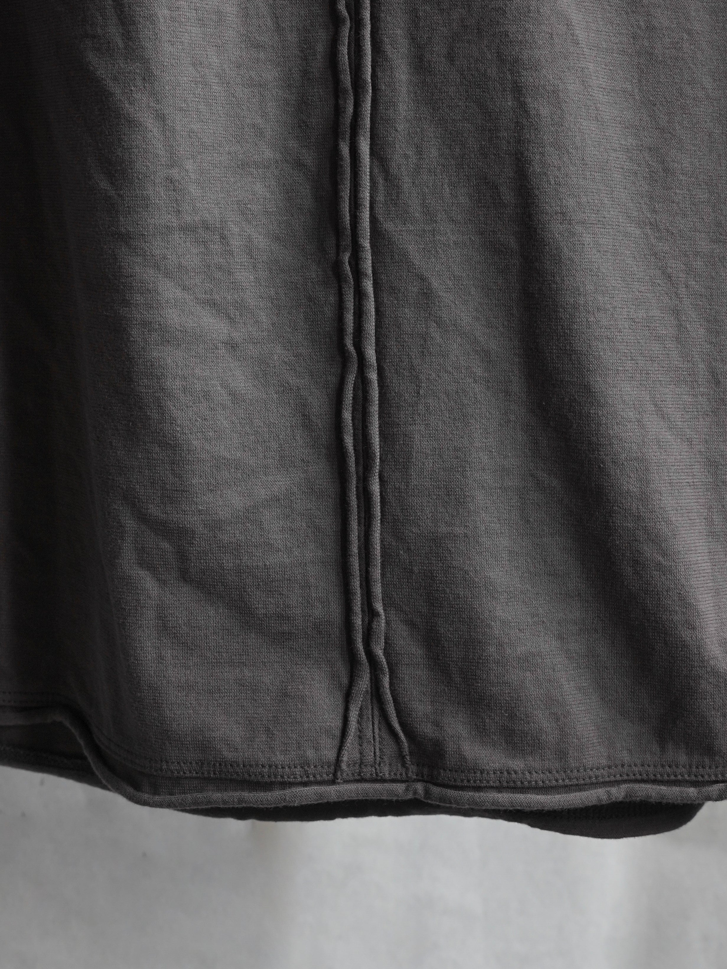 base tee / shadow (supima cotton)