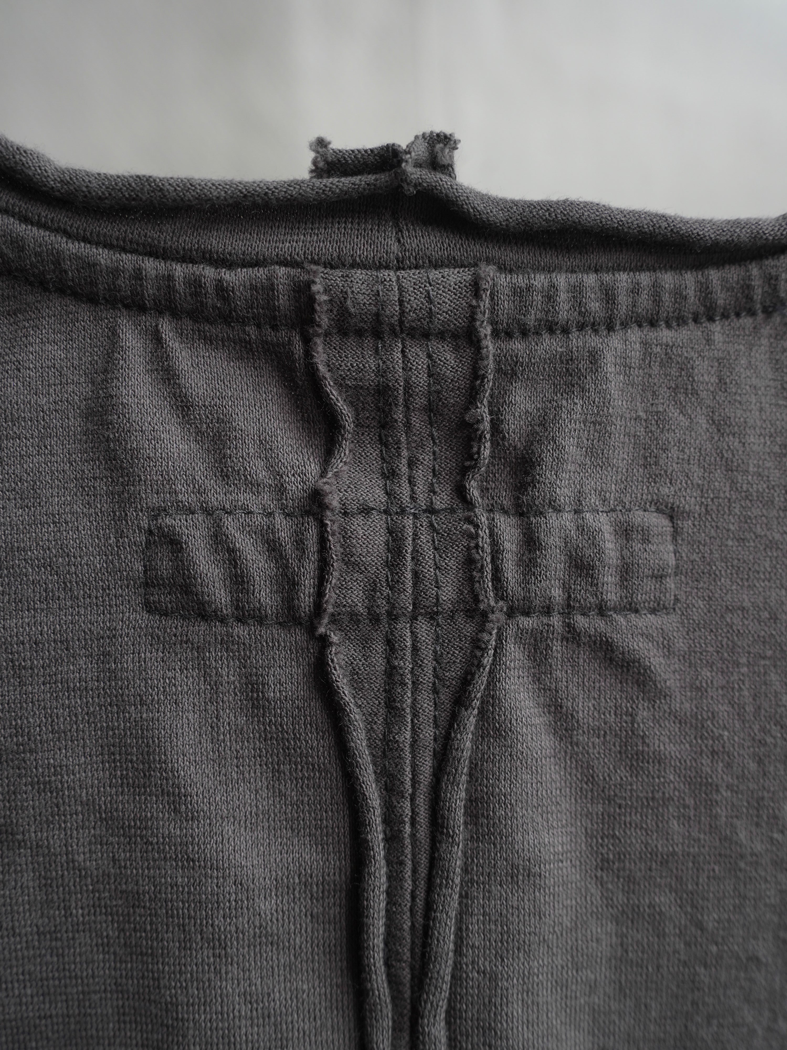 base tee / shadow (supima cotton)