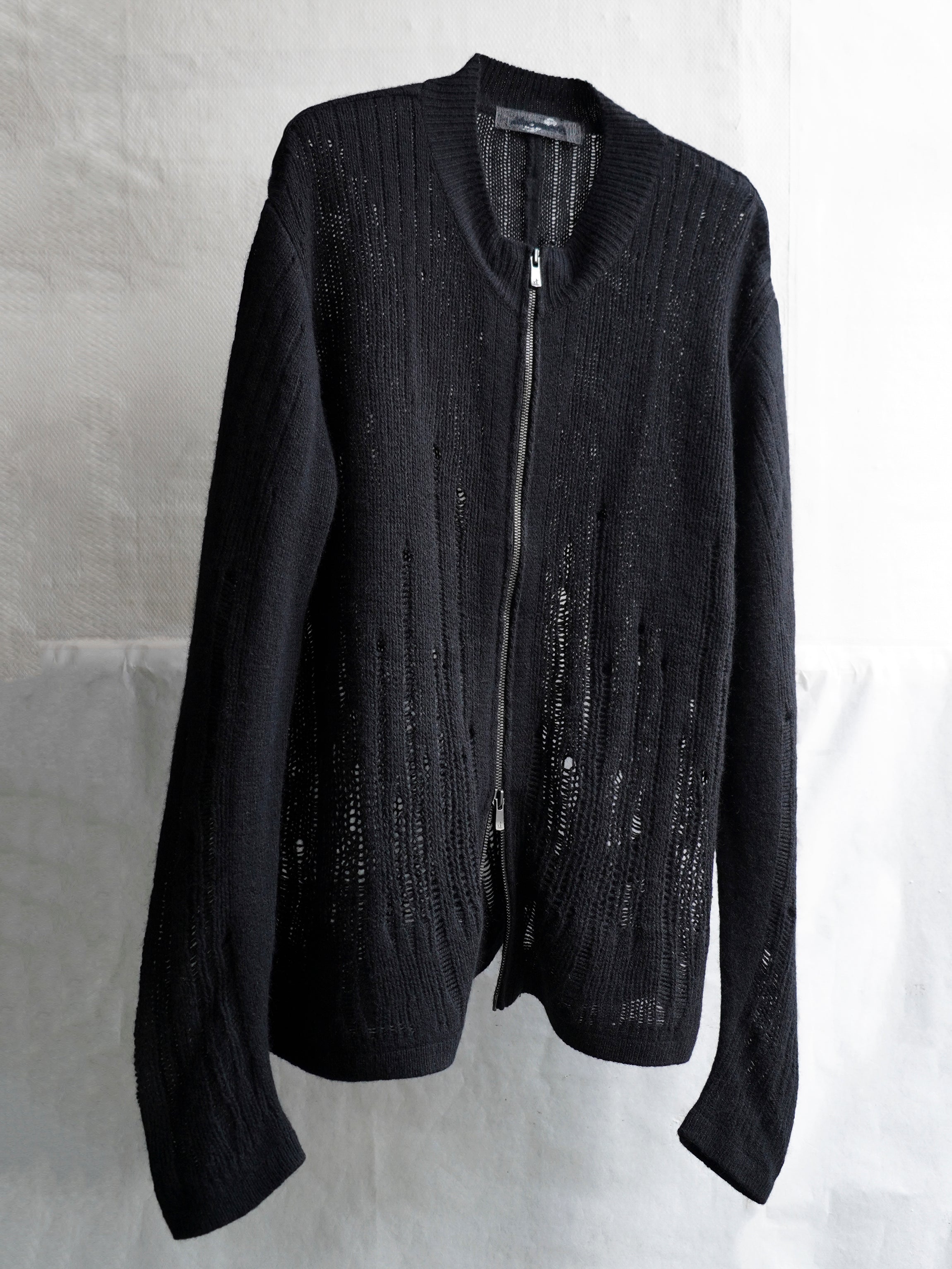 distressed zip knit / black