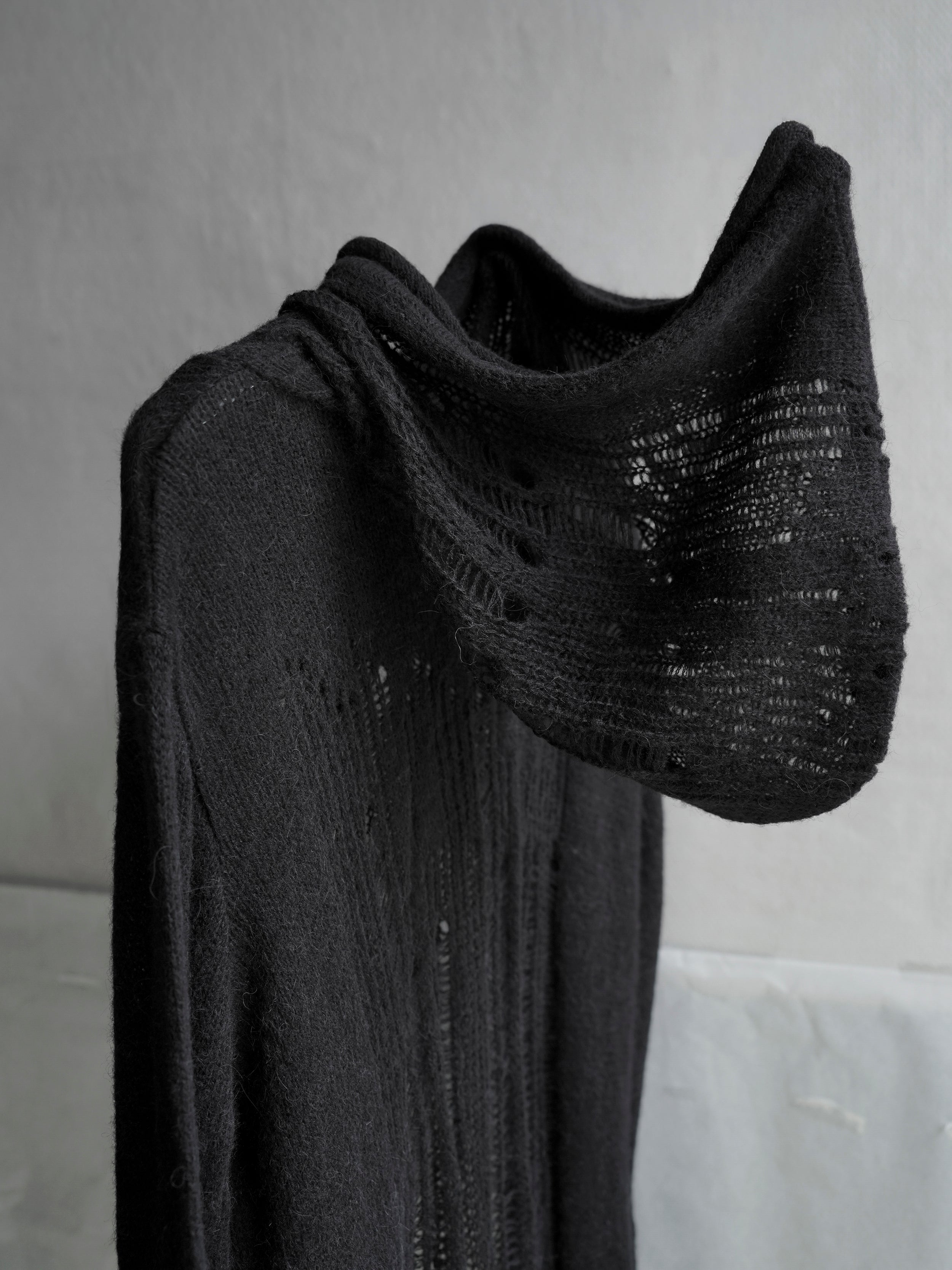 distressed alpaca hood knit / black