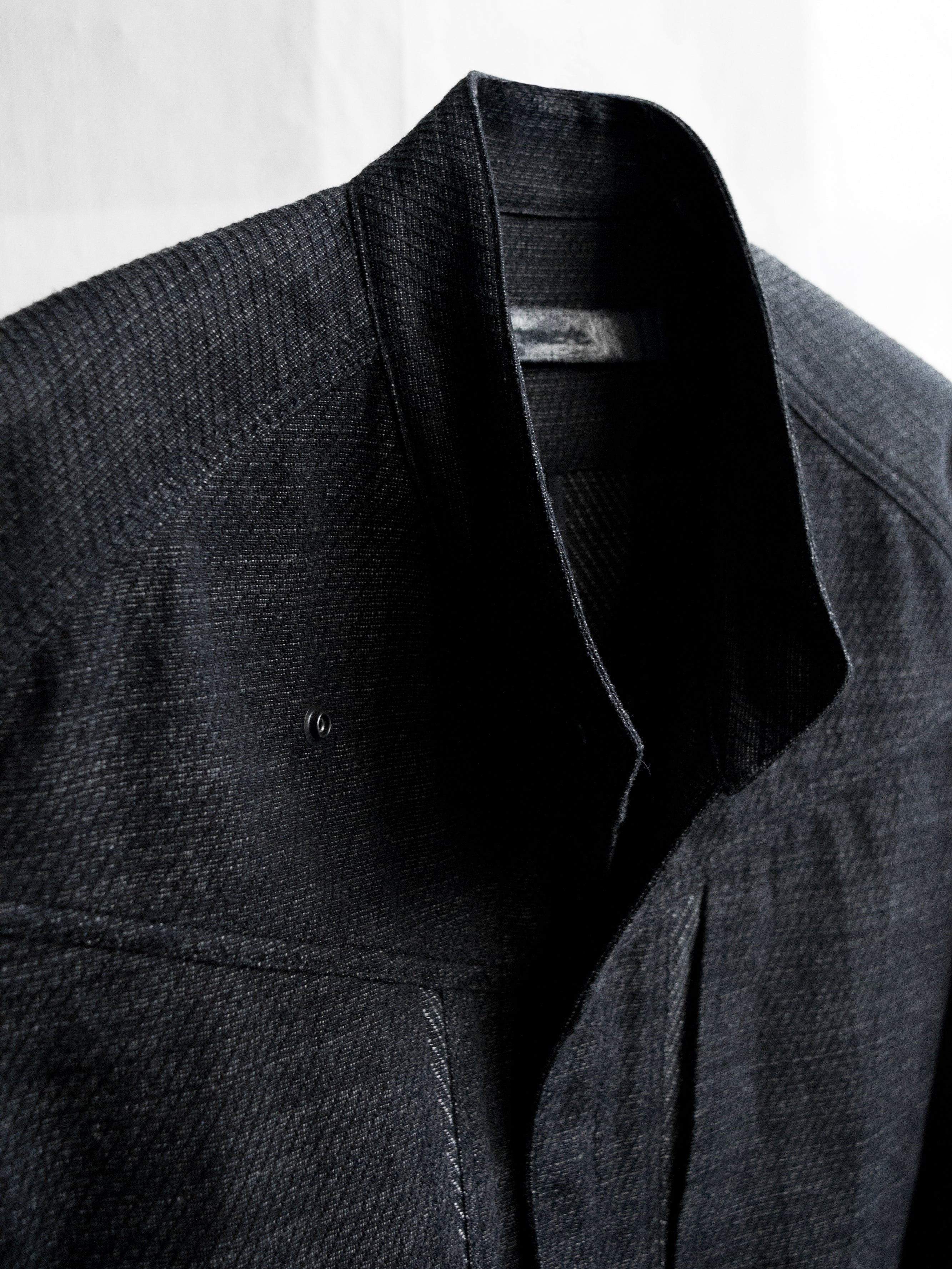 collarless jacket / carbon