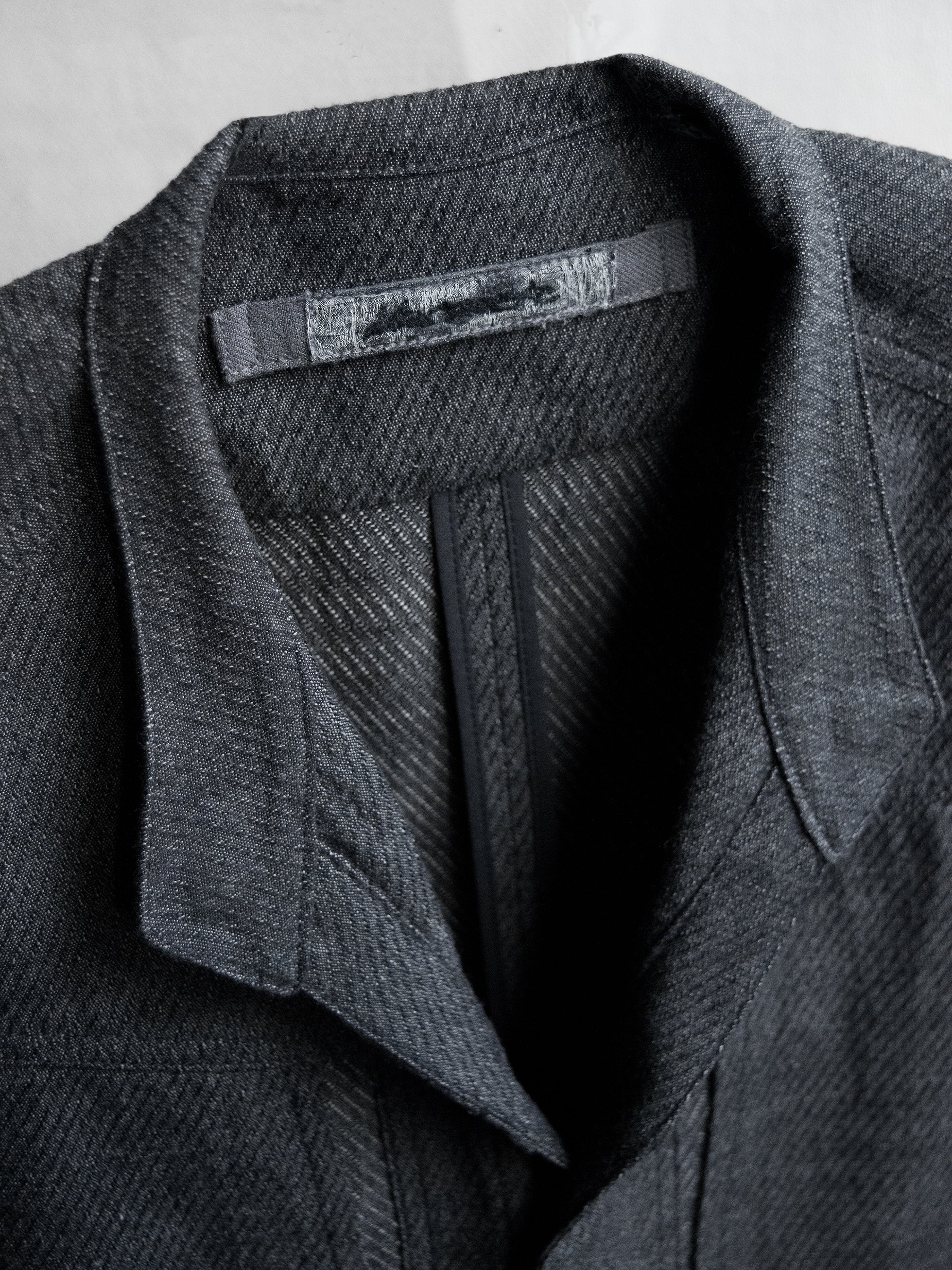 collarless jacket / lead